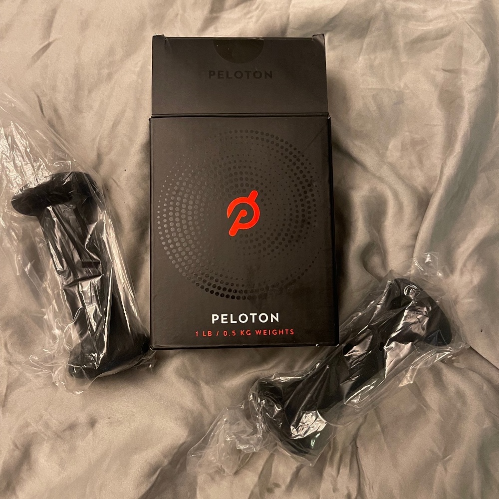 Peloton 1 lb weights for fitness exercise cardio